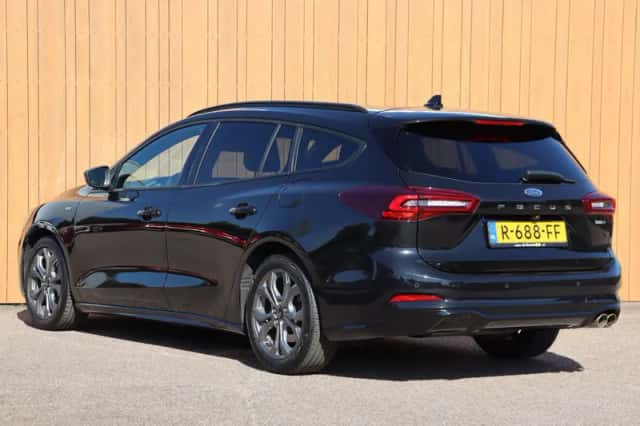Ford Focus (2022) thumbnail 4