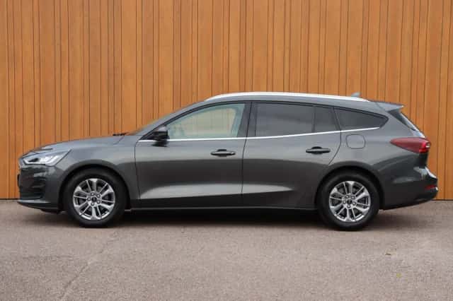 Ford Focus (2024) thumbnail 3