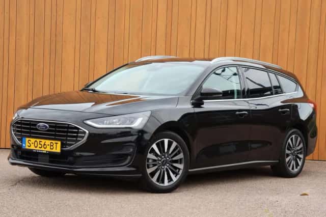 Ford Focus (2022) thumbnail 1