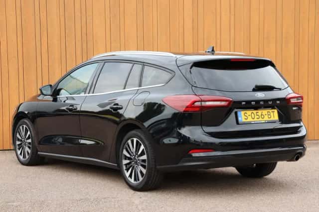 Ford Focus (2022) thumbnail 4
