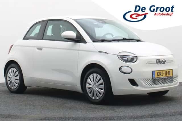 Fiat 500e (2023) thumbnail 1