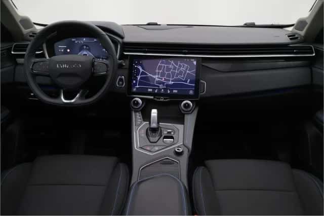 Lynk & Co 01 (2022) thumbnail 2