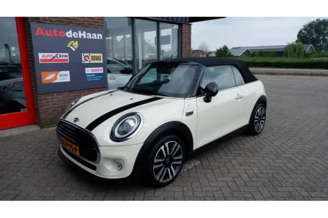 MINI Cabrio (2019) thumbnail 5