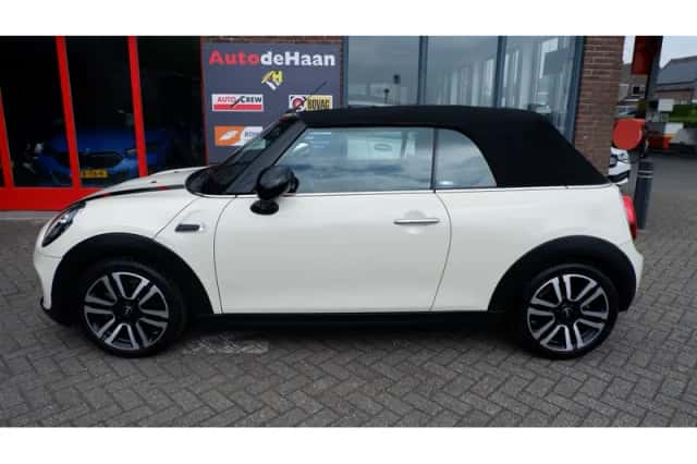 MINI Cabrio (2019) thumbnail 6