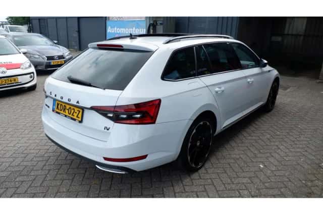 Škoda Superb (2021) thumbnail 6