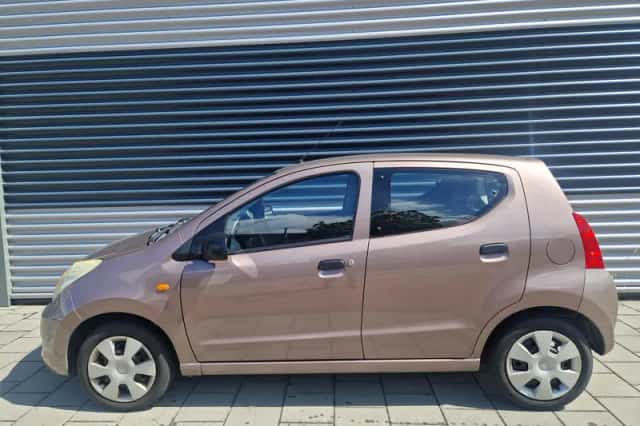 Suzuki Alto (2010) thumbnail 3
