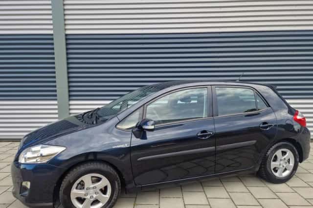 Toyota Auris (2012) thumbnail 4