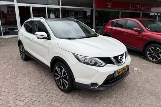 Nissan Qashqai (2017) thumbnail 5