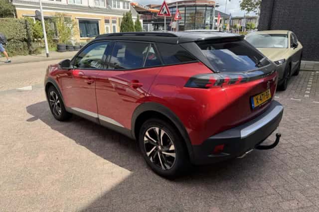 Peugeot 2008 (2020) thumbnail 3
