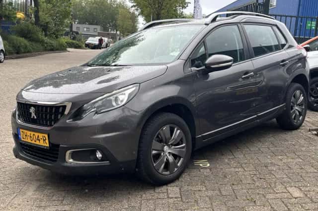 Peugeot 2008 (2019) thumbnail 2