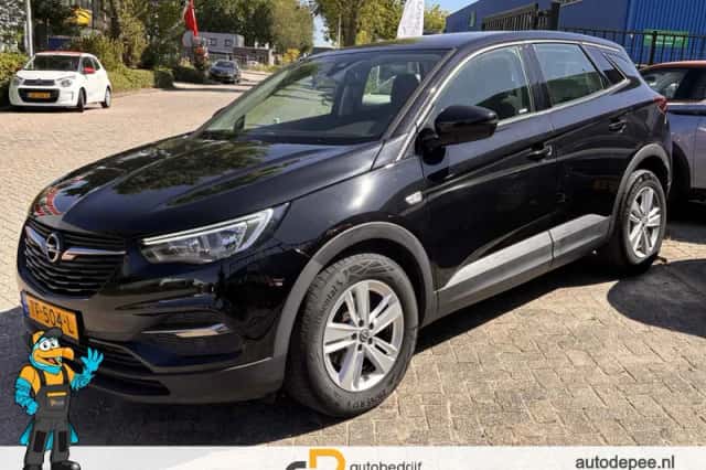 Opel Grandland (2018) thumbnail 2