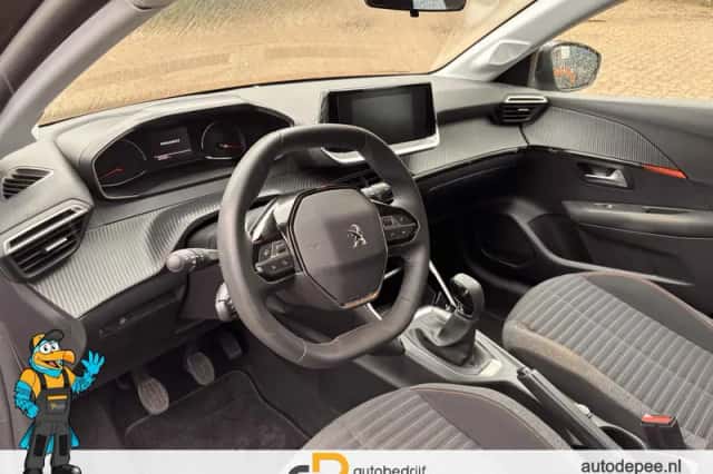 Peugeot 208 (2023) thumbnail 4