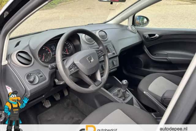 SEAT Ibiza (2018) thumbnail 4