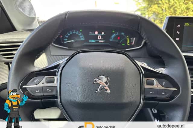 Peugeot e-208 (2022) thumbnail 5