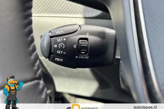 Peugeot e-208 (2022) thumbnail 6