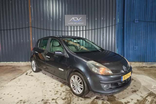 Renault Clio (2006) thumbnail 1