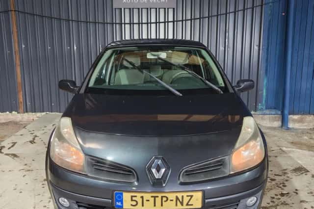 Renault Clio (2006) thumbnail 3