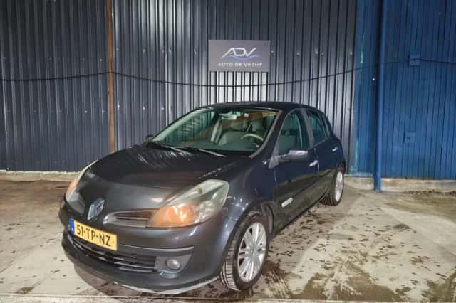 Renault Clio (2006) thumbnail 4