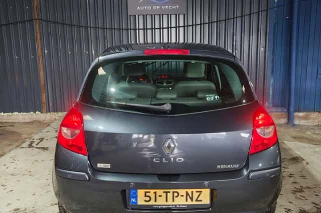 Renault Clio (2006) thumbnail 5
