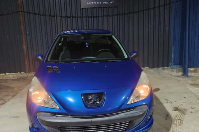 Peugeot 206+ (2010) thumbnail 4