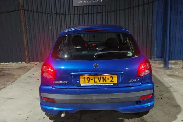 Peugeot 206+ (2010) thumbnail 6