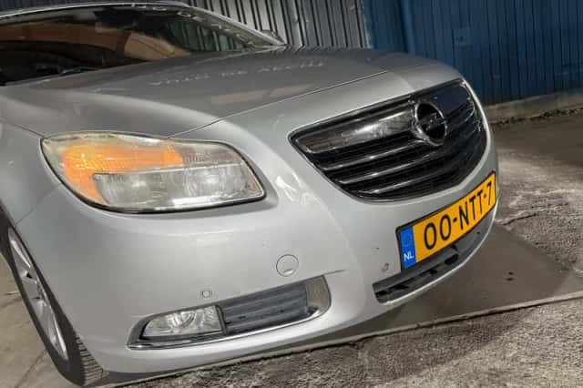 Opel Insignia (2010) thumbnail 3
