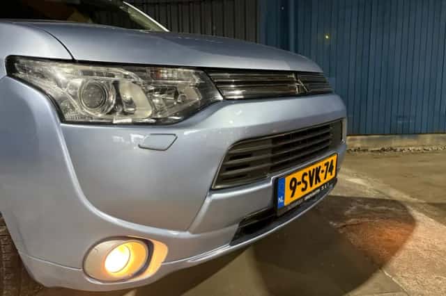 Mitsubishi Outlander (2013) thumbnail 4