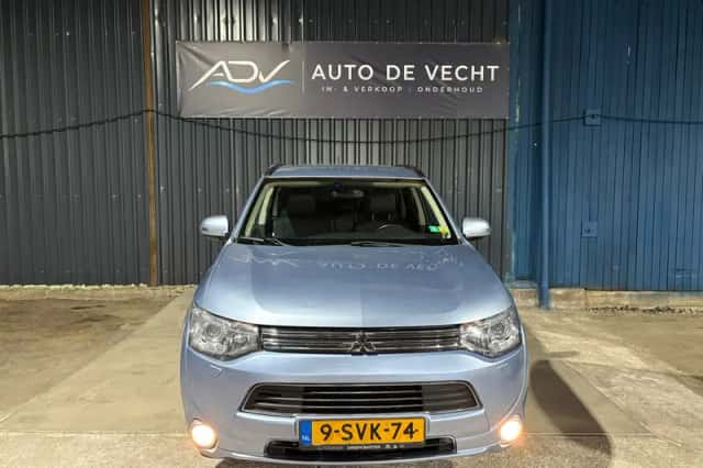 Mitsubishi Outlander (2013) thumbnail 5