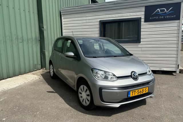 Volkswagen Up! (2018) thumbnail 1