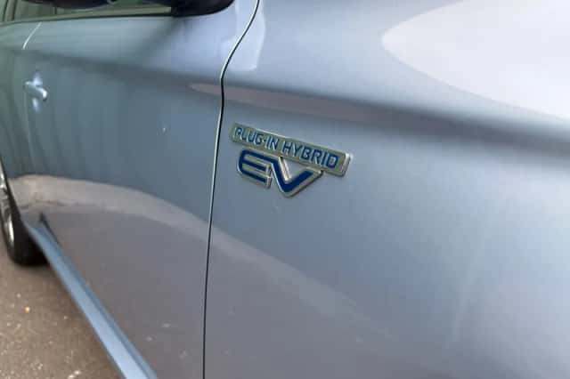 Mitsubishi Outlander (2013) thumbnail 3