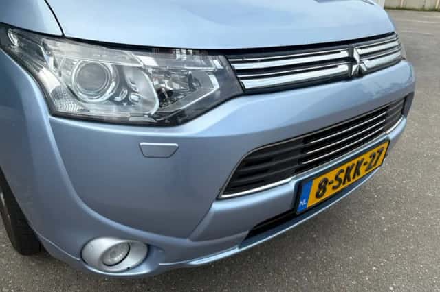 Mitsubishi Outlander (2013) thumbnail 4