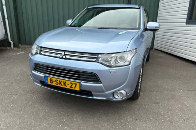 Mitsubishi Outlander (2013) thumbnail 5