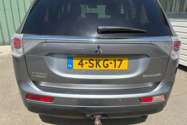 Mitsubishi Outlander (2013) thumbnail 6