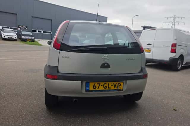 Opel Corsa (2001) thumbnail 3