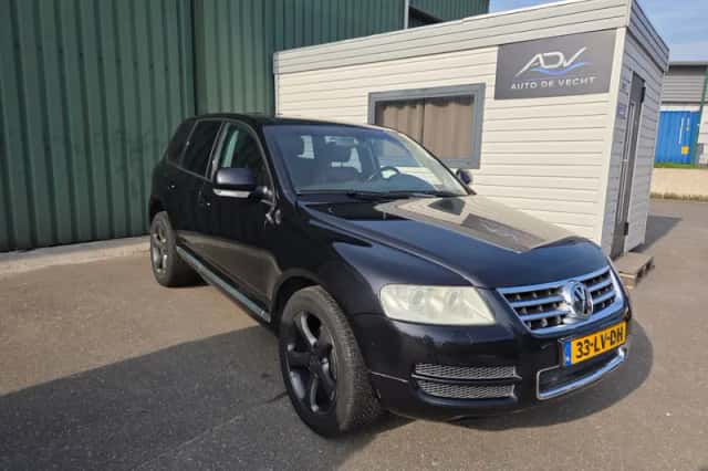Volkswagen Touareg (2003) thumbnail 1