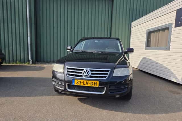 Volkswagen Touareg (2003) thumbnail 2