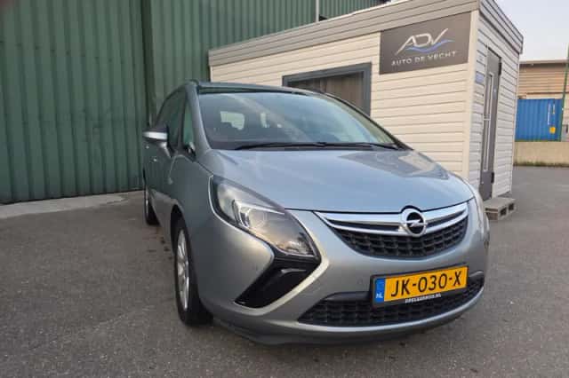 Opel Zafira (2012) thumbnail 1
