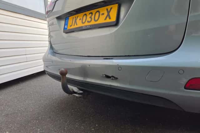 Opel Zafira (2012) thumbnail 4