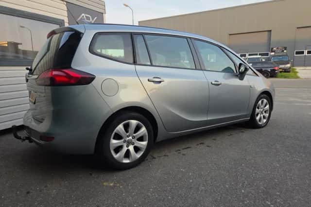 Opel Zafira (2012) thumbnail 5