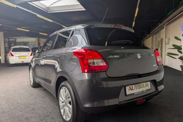 Suzuki Swift (2020) thumbnail 3