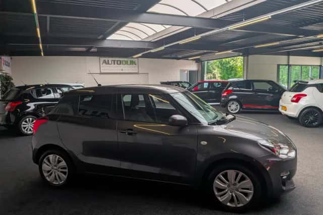 Suzuki Swift (2020) thumbnail 6