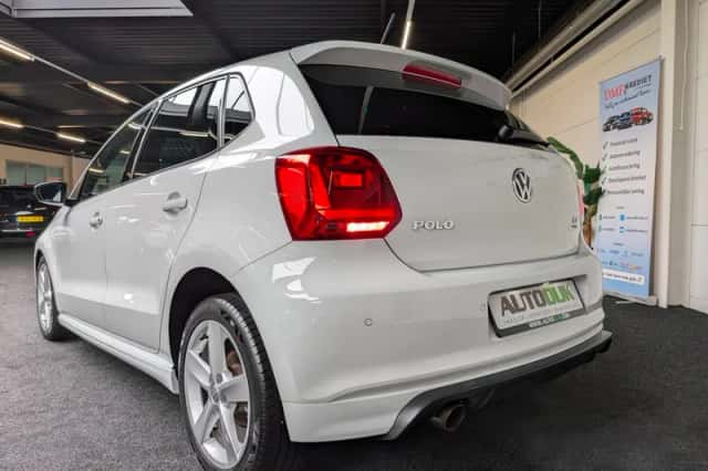 Volkswagen Polo (2015) thumbnail 6