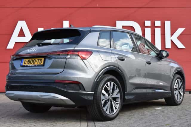 Audi Q4 e-tron (2021) thumbnail 2