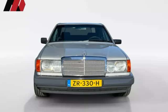 Mercedes-Benz 200-Serie (1986) thumbnail 5