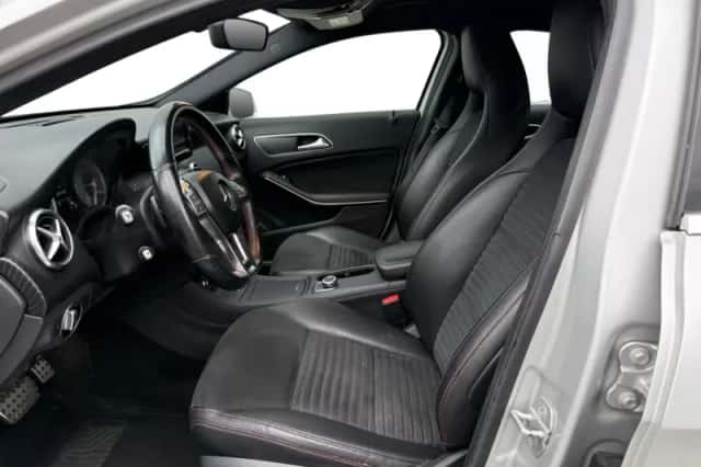 Mercedes-Benz A-Klasse (2012) thumbnail 1