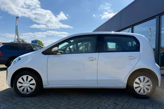 Volkswagen Up! (2021) thumbnail 2