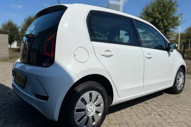 Volkswagen Up! (2021) thumbnail 4