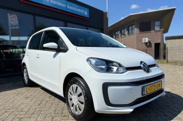 Volkswagen Up! (2021) thumbnail 6
