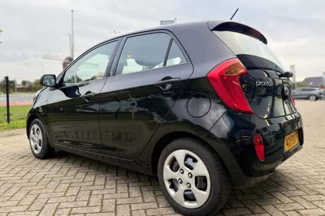 Kia Picanto (2011) thumbnail 3