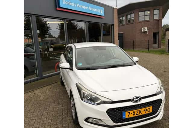 Hyundai i20 (2015) thumbnail 2